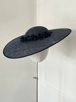 Load image into Gallery viewer, Vintage bud sweeping brim