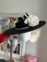 Load image into Gallery viewer, Rose Boater
